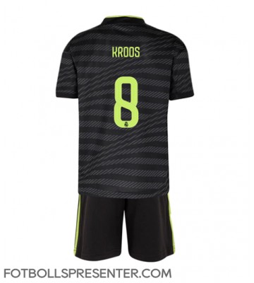 Real Madrid Toni Kroos #8 Tredje tröja Barn 2022-23 Kortärmad (+ korta byxor)